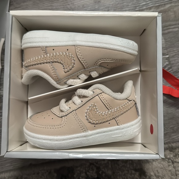 Baby Nike Air Force crib size 3c never worn - Picture 3 of 4